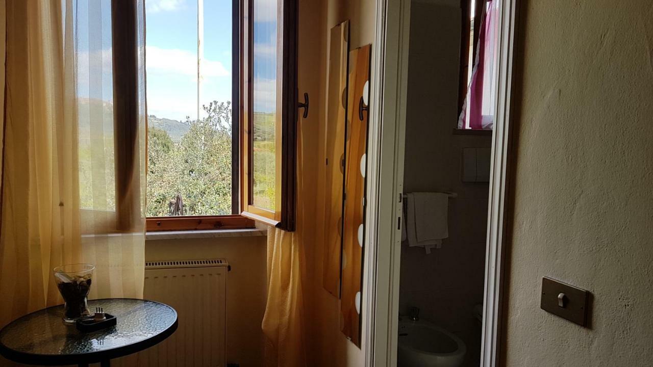 Grilli Valle Degli Etruschi B&B מראה חיצוני תמונה